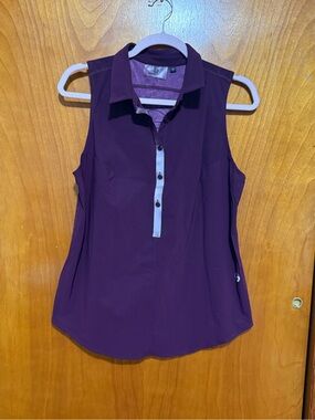 Sleeveless Collared Tank Top in Deep Plum by